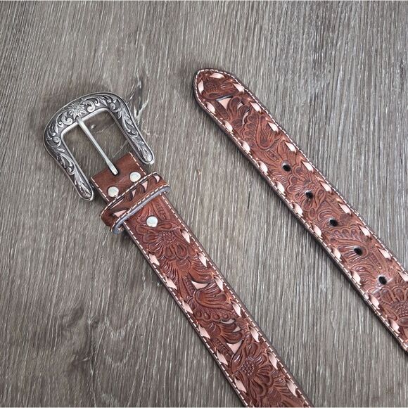 Nocona Womens Tooled Leather Western Belt, 1.5\